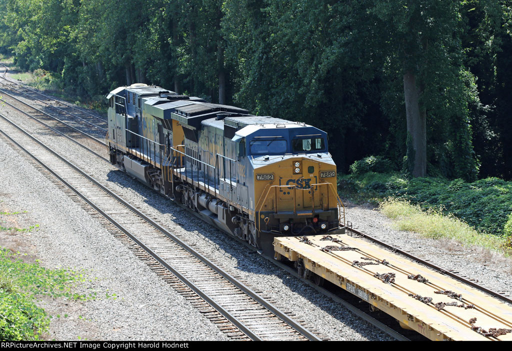 CSX 5423 & 7882 lead NS train O57, a military train parked at Boylan